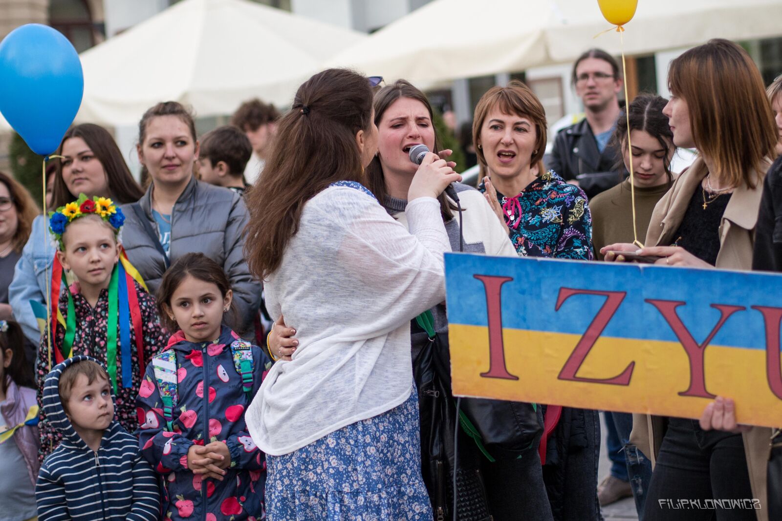 Polish people supports Ukraine, pomocniludzie.pl